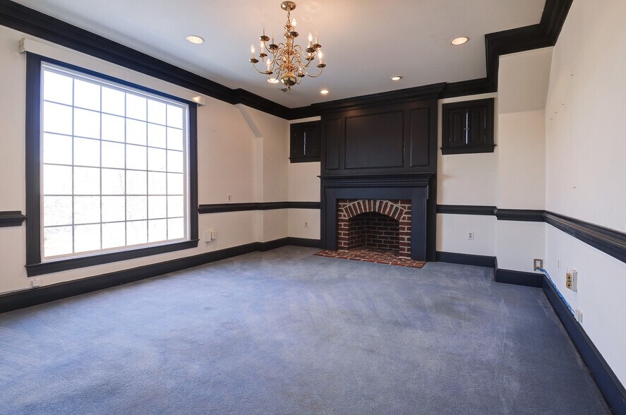 More Photos Of 13000 Harbor Dr, Woodbridge Office For Lease