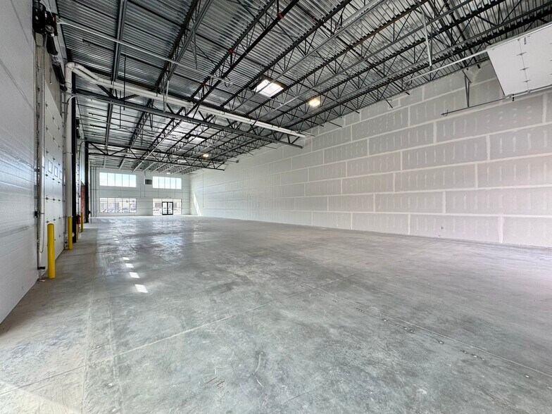 More Photos Of 2724 N Rulon White Blvd, Pleasant View Warehouse For Lease