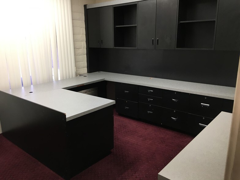 More Photos Of 801 S Rancho Dr, Las Vegas Office For Lease