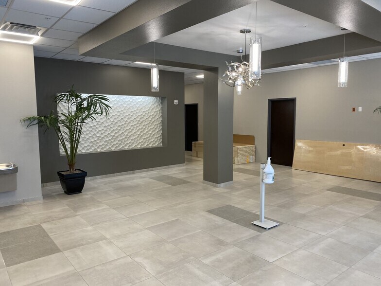 More Photos Of 2440 Louisiana Blvd NE, Albuquerque Office For Lease