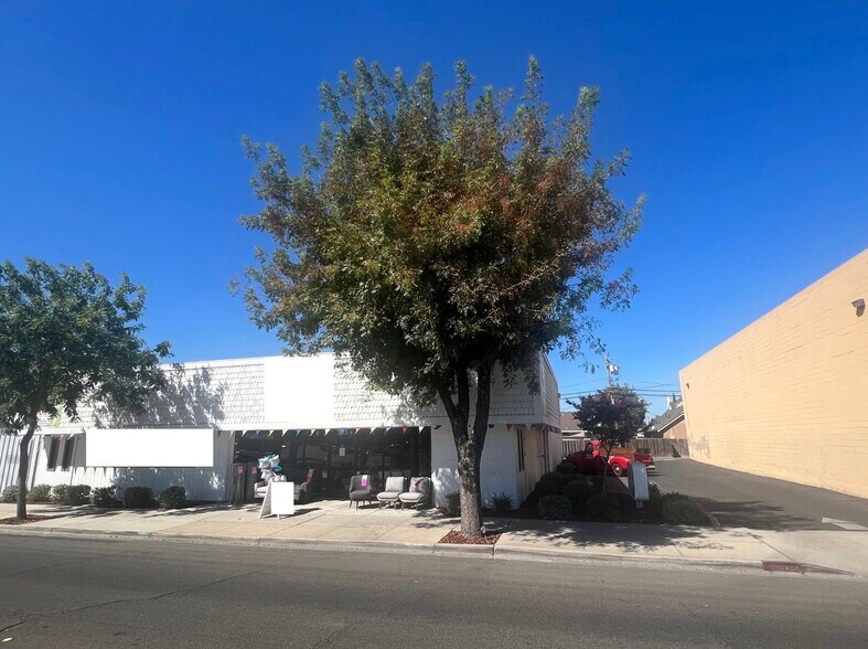 Primary Photo Of 225 Lander Ave, Turlock Storefront Retail Office For Sale