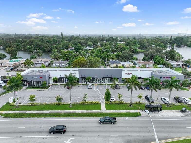 More Photos Of 4250 W Hallandale Beach Blvd, Pembroke Park Storefront Retail Office For Sale