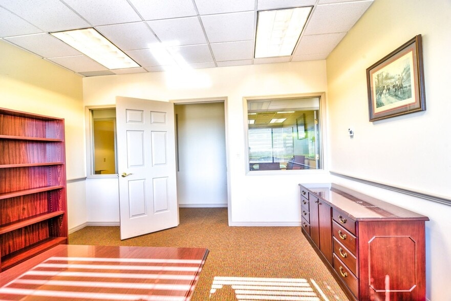 More Photos Of 1150 Cleveland St, Clearwater Office For Lease