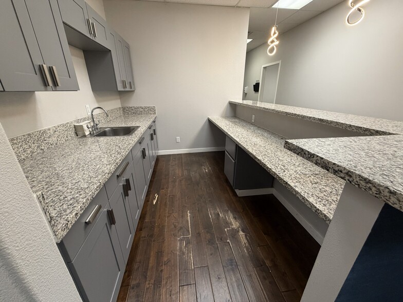 More Photos Of 885-895 Railroad St, Elko Medical For Lease