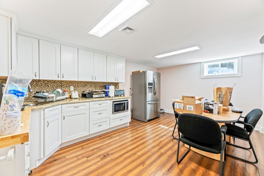 More Photos Of 330 New Brunswick Ave, Fords Office For Sale