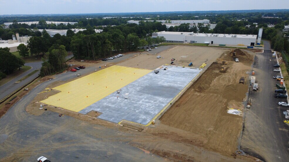 Primary Photo Of Westinghouse Commons Dr, Charlotte Manufacturing For Sale