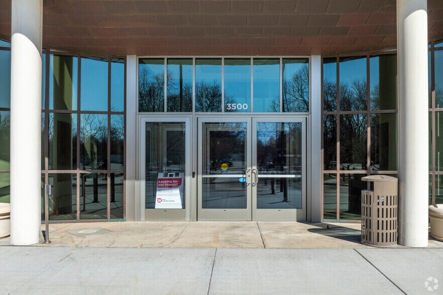 More Photos Of 3500 University Ave, Madison Office For Sale