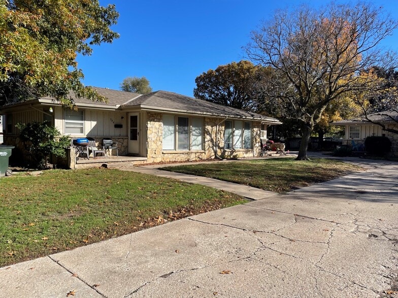 More Photos Of 534-544 N Richmond St, Wichita Apartments For Sale