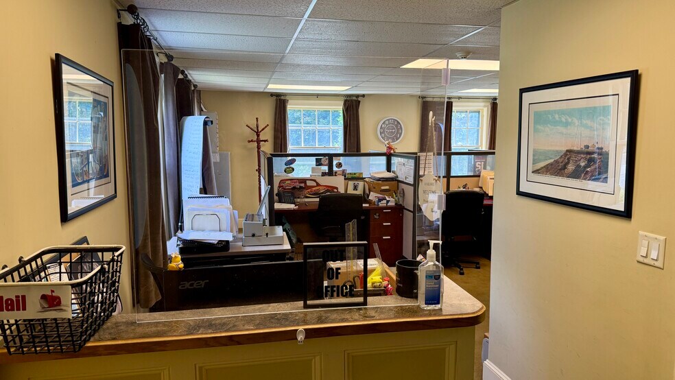 More Photos Of 243 South St, Hyannis Office For Sale
