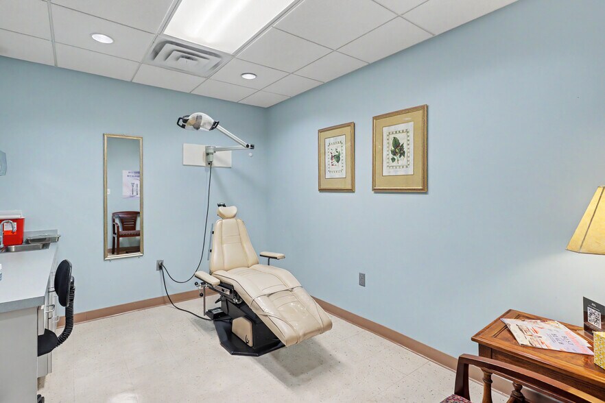More Photos Of 930 Courthouse Rd, Gulfport Healthcare For Sale