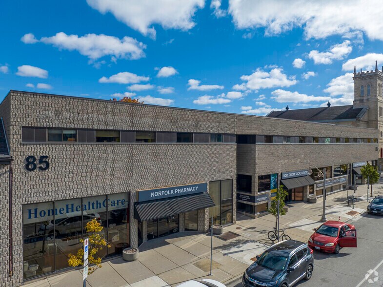 More Photos Of 85 Norfolk St, Guelph Medical For Lease
