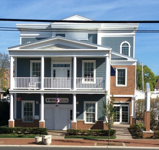 More Photos Of 42 E Main St, Freehold Medical For Lease