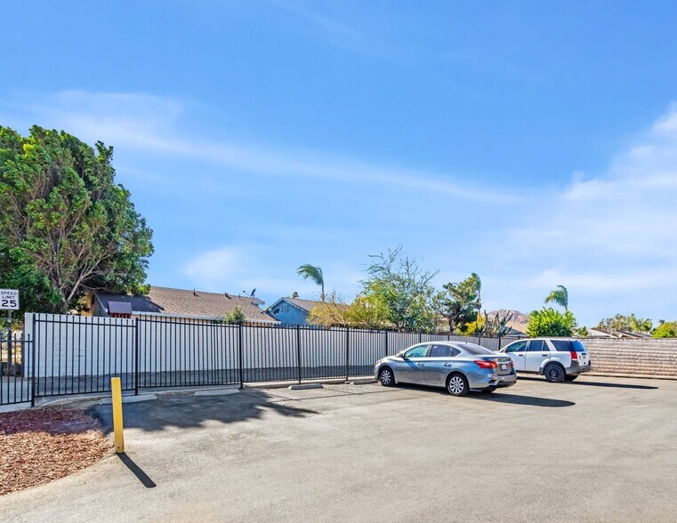 More Photos Of 5748 Tilton Ave, Jurupa Valley Apartments For Sale