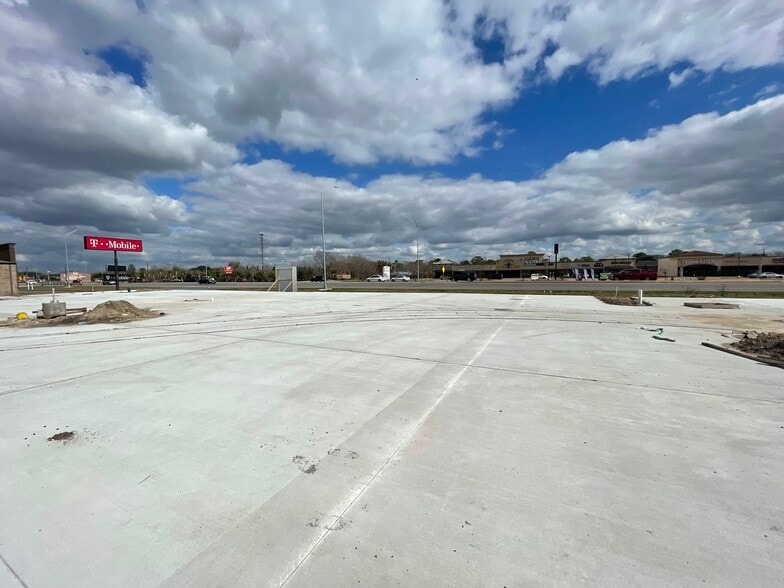 More Photos Of 9760 Highway 6 S, Sugar Land Storefront For Lease