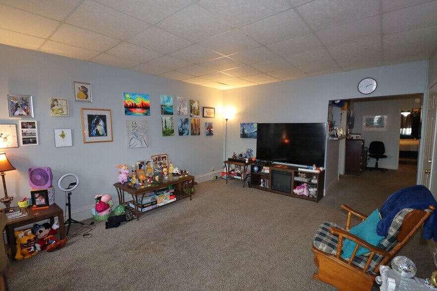 More Photos Of 404 Main St W, Ashland Office For Sale