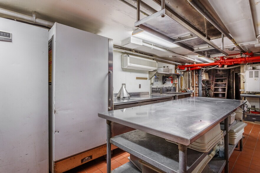 More Photos Of 254 Fifth Ave, New York Office For Lease
