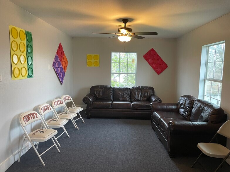 More Photos Of 311 E Homan St, Baytown Religious Facility For Sale