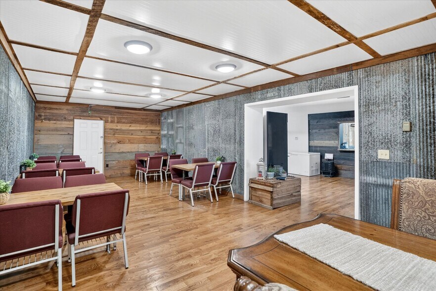 More Photos Of 33 W Olive St, Aurora General Retail For Sale