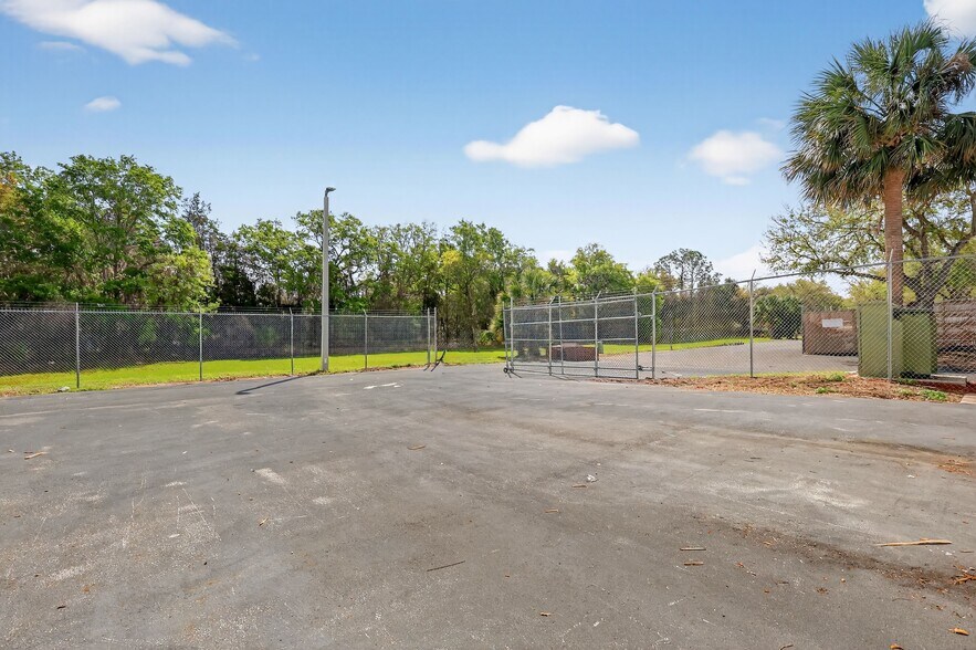 More Photos Of 300 Richey Rd, Leesburg Warehouse For Sale