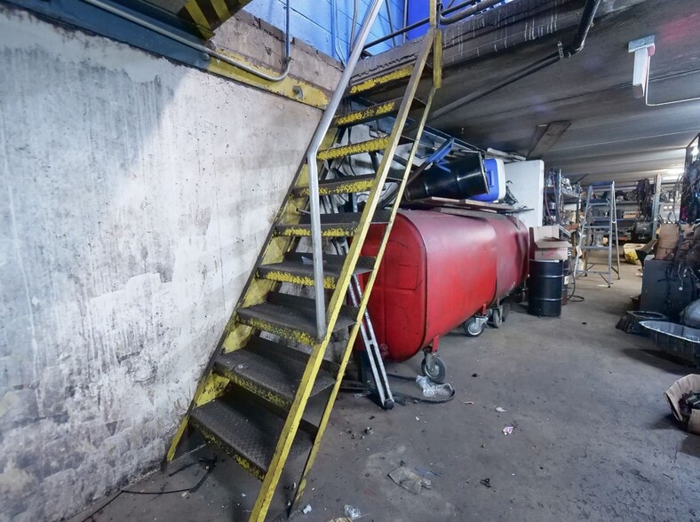 More Photos Of 5000 W Cermak Rd, Cicero Auto Repair For Sale