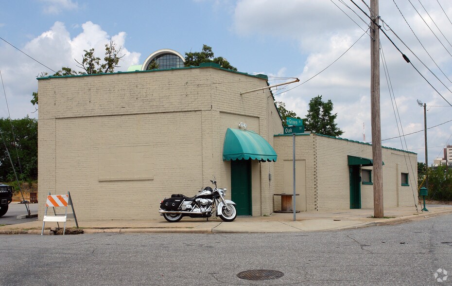 More Photos Of 131 Oak St, High Point Freestanding For Lease