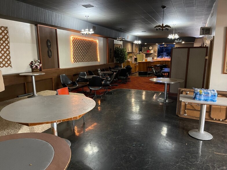 More Photos Of 725 Shipping St NE, Salem Lodge Meeting Hall For Sale