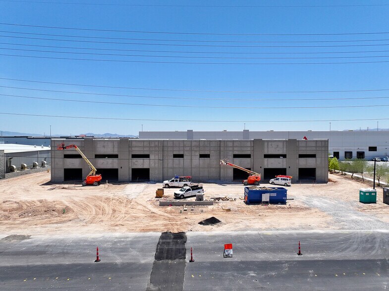 More Photos Of 5765 W Sunset Rd, Las Vegas Distribution For Sale