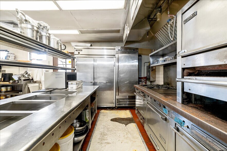 More Photos Of 31 Decatur St, Columbia Restaurant For Sale