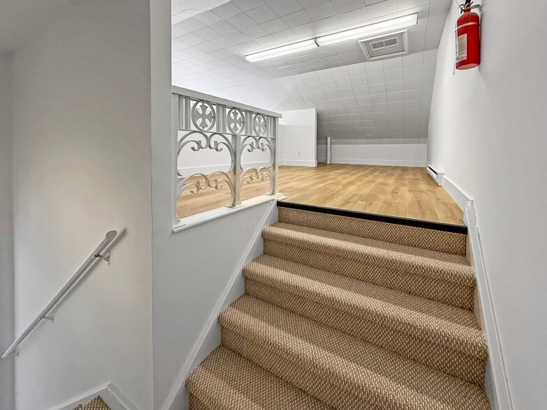 More Photos Of 364 Regent St, Orillia Religious Facility For Sale