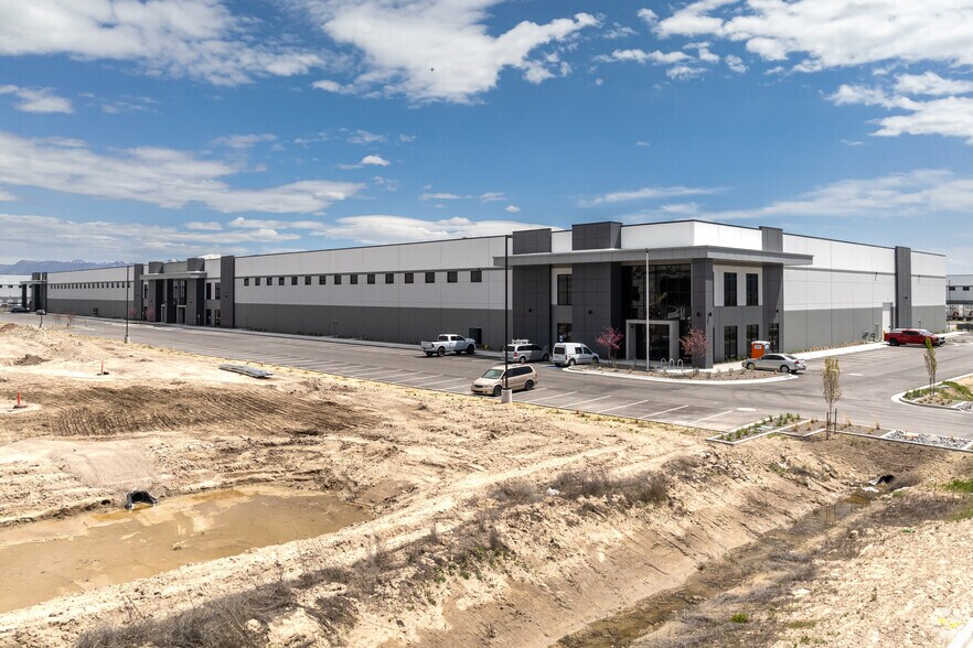 More Photos Of 821 N 6550 W, Salt Lake City Distribution For Lease