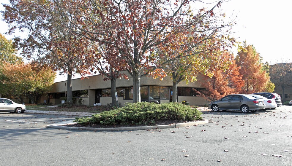 Primary Photo Of 8 Quakerbridge Plz, Hamilton Office For Sale