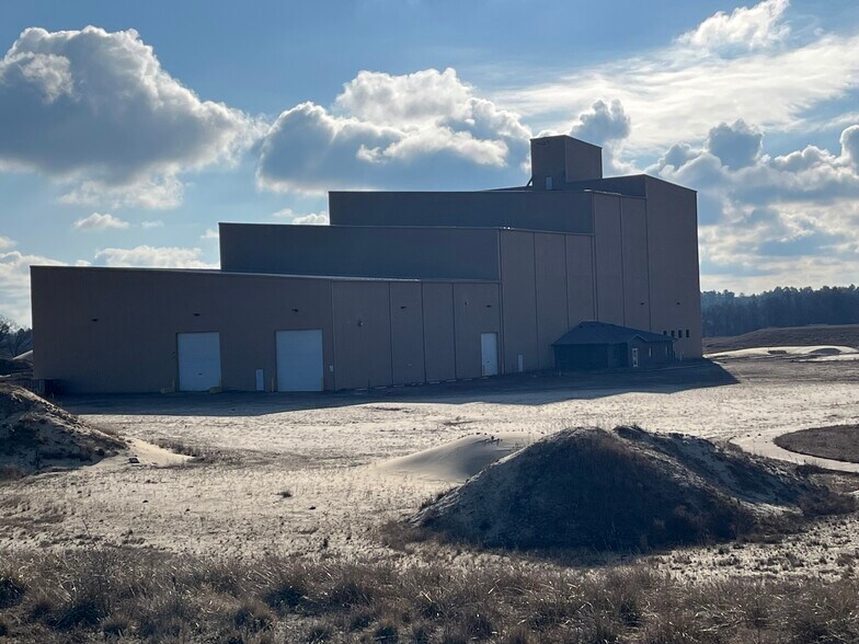 More Photos Of 512 County Highway SS, New Auburn Railroad Yard For Sale