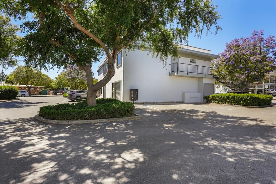 More Photos Of 4127 Bay St, Fremont Office For Lease