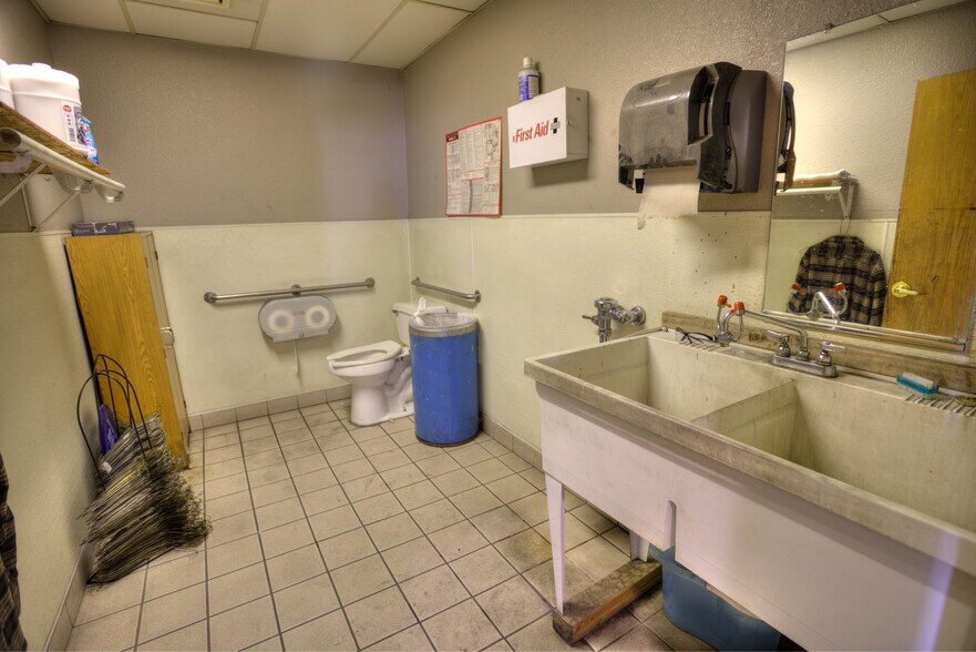 More Photos Of 4257 E Keyes Rd, Ceres Warehouse For Sale