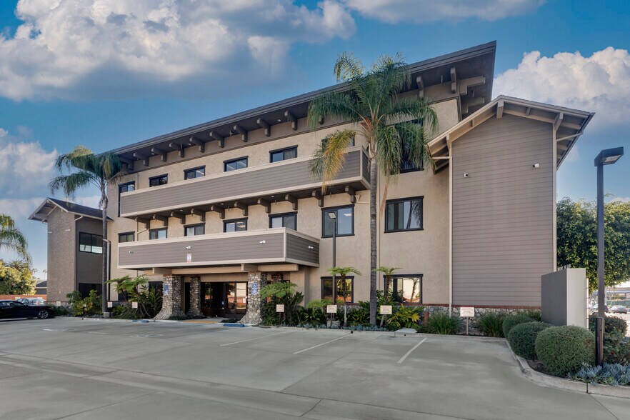 More Photos Of 50 N Hill Ave, Pasadena Office For Lease