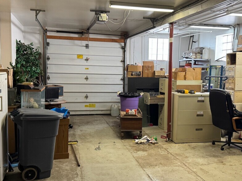 More Photos Of 108 Ball St, East Syracuse Flex For Sale