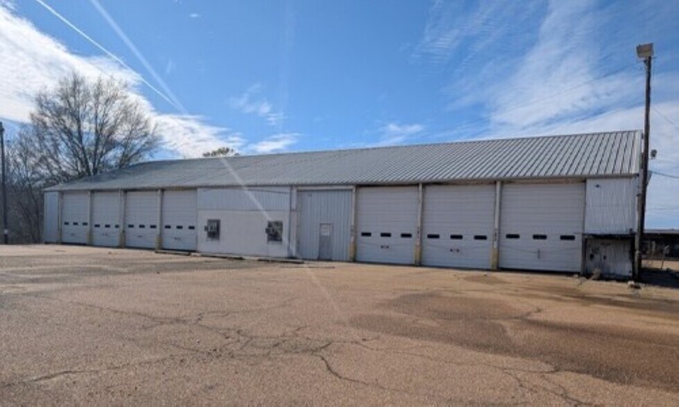 More Photos Of 1651 Kerr Dr, Jackson Unknown For Lease