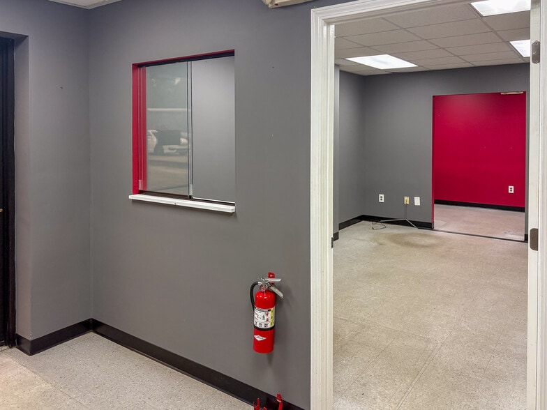 More Photos Of 3280 Industry Dr, North Charleston Warehouse For Lease