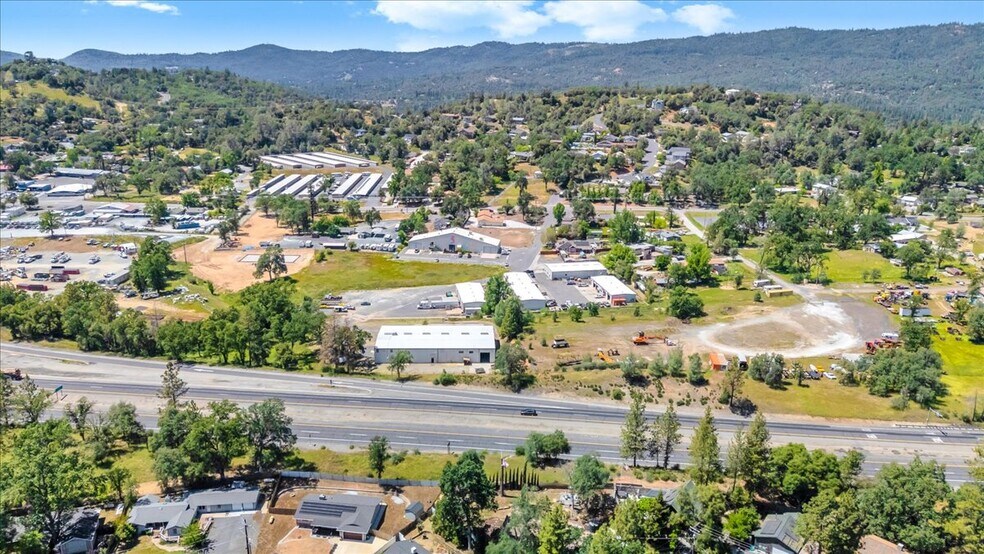 More Photos Of 20833 Mechanical Dr, Sonora Warehouse For Lease
