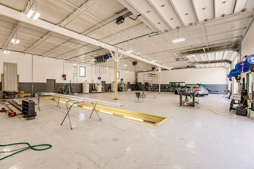 More Photos Of 6130 Porter Rd, Sarasota Industrial For Sale