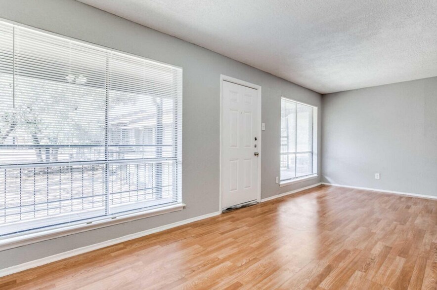 More Photos Of 14000 Esperanza Rd, Dallas Apartments For Sale