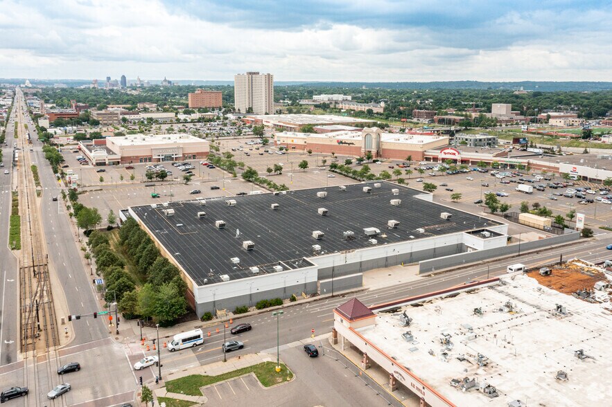 More Photos Of 1390-1440 W University Ave, Saint Paul Unknown For Lease