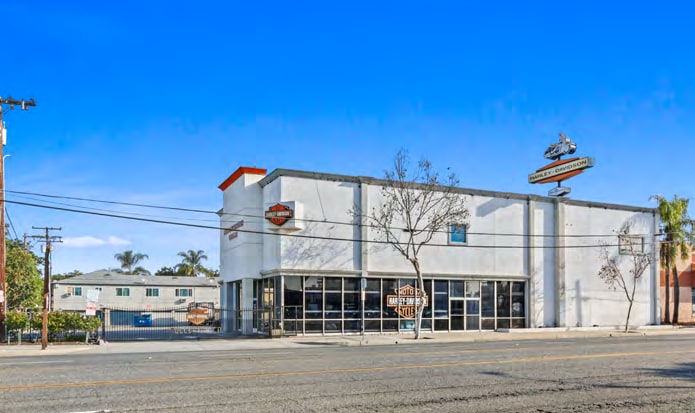 More Photos Of 2635 W Orangethorpe Ave, Fullerton Showroom For Sale