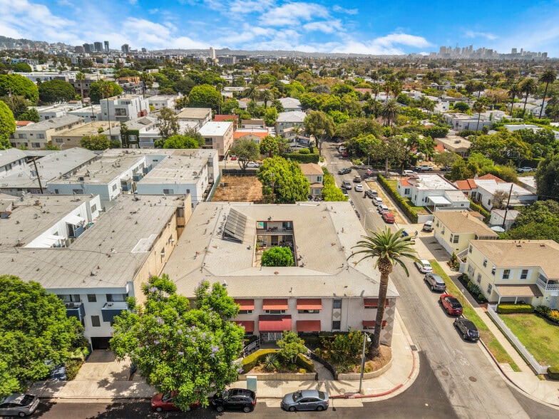 More Photos Of 900 N Orange Grove Ave, West Hollywood Apartments For Sale