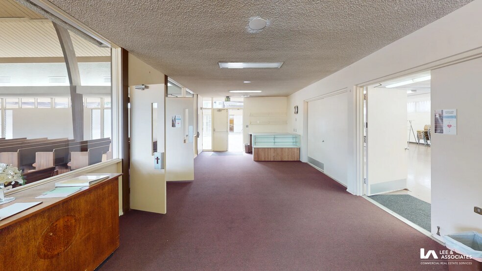 More Photos Of 3525 Elm Ave, Long Beach Showroom For Sale