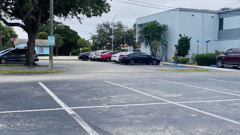 More Photos Of 1000 E Atlantic Blvd, Pompano Beach Coworking Space