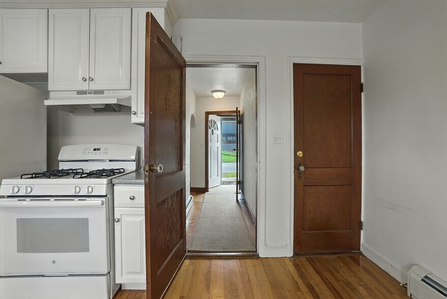 More Photos Of 177-179 Massachusetts Ave, North Andover Apartments For Sale