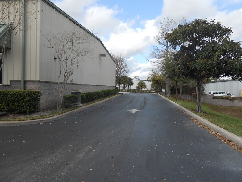 More Photos Of 2100 Ronald Reagan Blvd, Longwood Showroom For Sale