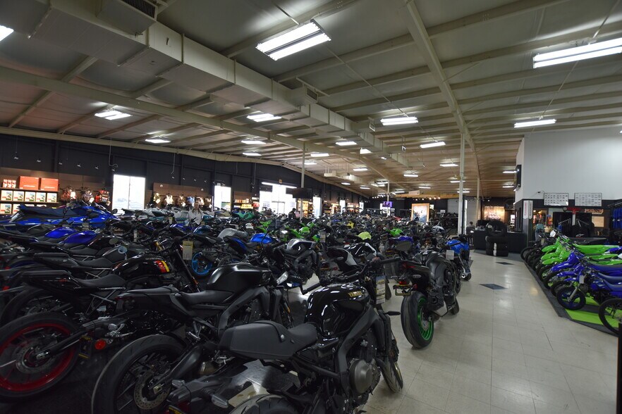 More Photos Of 4917 Highway 58, Chattanooga Auto Dealership For Lease