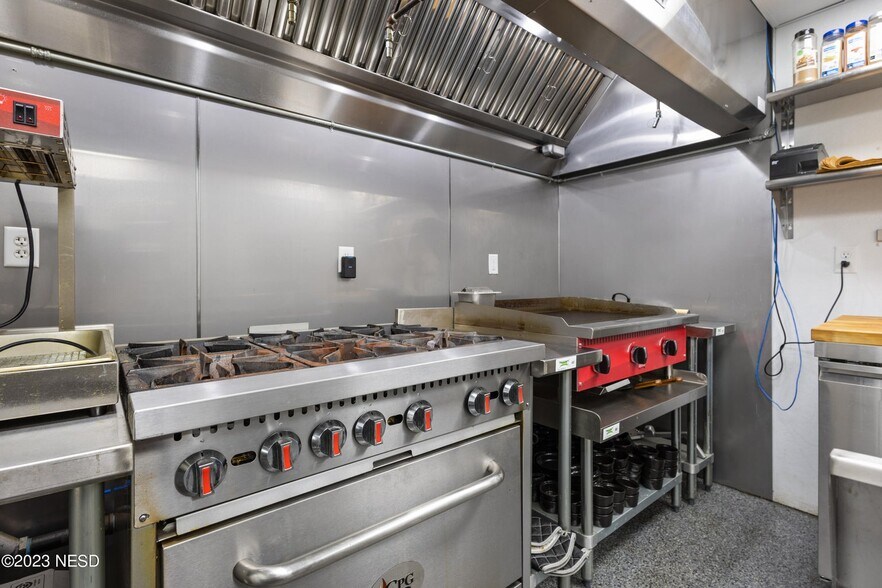 More Photos Of 411 3rd Ave, Clear Lake Restaurant For Sale
